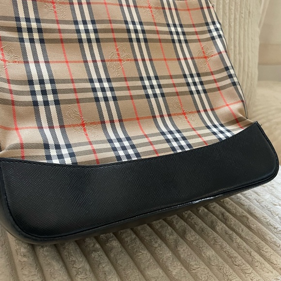 Authentic Vintage Burberry Tote - Picture 12 of 14